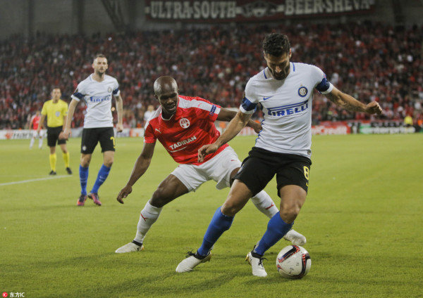  国际米兰门将低级失误导致欧联资格生变  